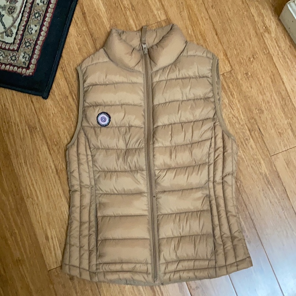 Love Tree Packable Vest Size Small